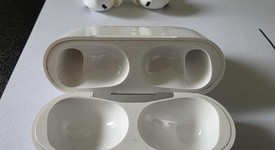 Used
													Apple AirPods Pro 2 - Lightning, photo 3 of 8