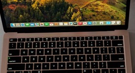 Good
													MacBook Air 2019 - 13" - I5, Gold, 128 GB, 8 GB, photo 1 of 10