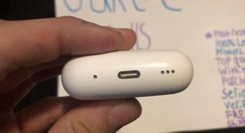 Used
													Apple AirPods 2nd Gen - Wireless Case, photo 3 of 8