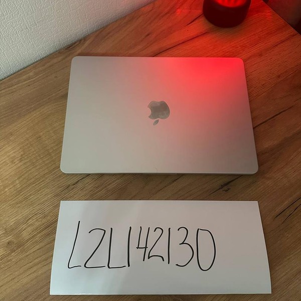 MacBook Air 2022 (M2) - 13 inch - 2 TB, Silver, 24 GB, Apple M2