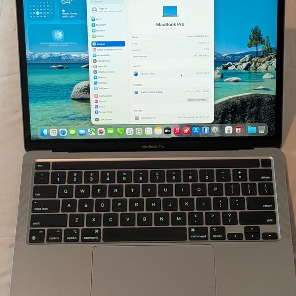 MacBook Pro 2022 - 13 inch - 256 GB, Gray, 8 GB, Apple M2