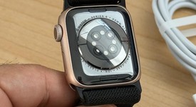 Fair
													Apple Watch Series 6 40mm - Gold, A2291 - GPS, Aluminum, photo 3 of 8