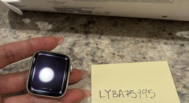 Mint
													Apple Watch SE 2nd Gen 40mm - Unlocked, Starlight, A2726 - Cellular, Aluminum, photo 1 of 4