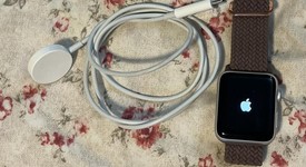 Mint
													Apple Watch Series 3 42mm - Unlocked, Silver, A1861, Aluminum, photo 3 of 5