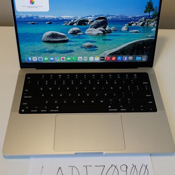 MacBook Pro 2024 - 14 inch - 1 TB, Silver, 48 GB, Apple M4 Max 16-core