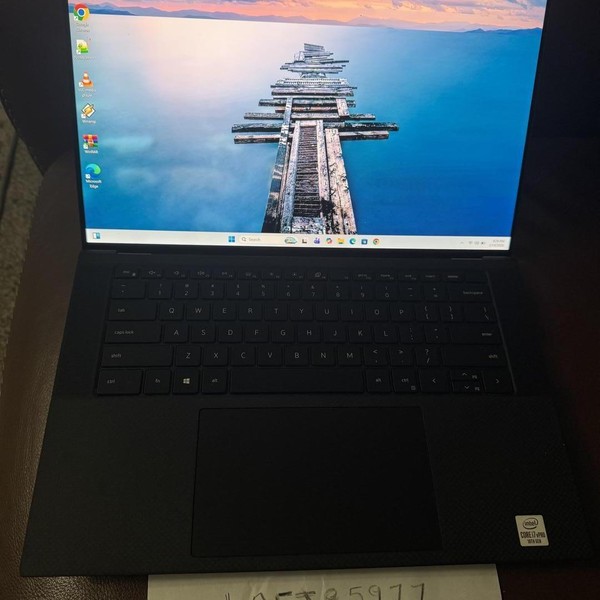 Dell Precision 5550 - 1 TB, Titan Gray, 32 GB, Intel Core i7, UHD
