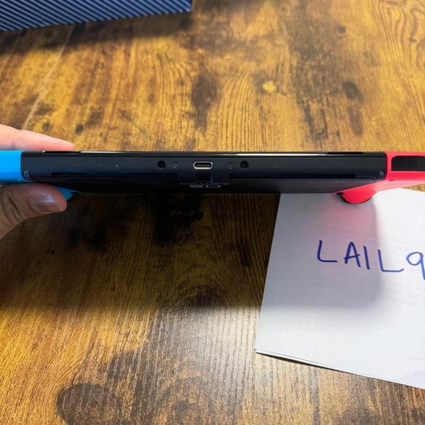 Nintendo Switch - OLED - 64 GB, Red & Blue