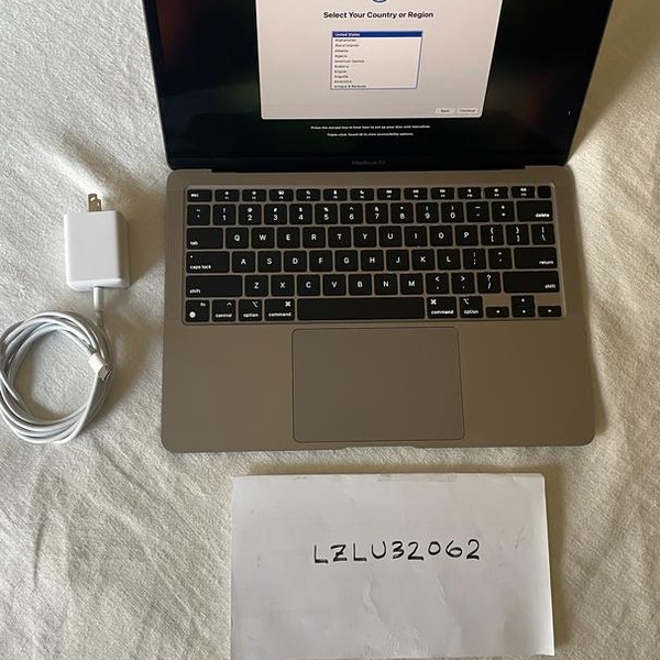 MacBook Air 2020 - 13 inch - 256 GB, Gray, 8 GB, Apple M1