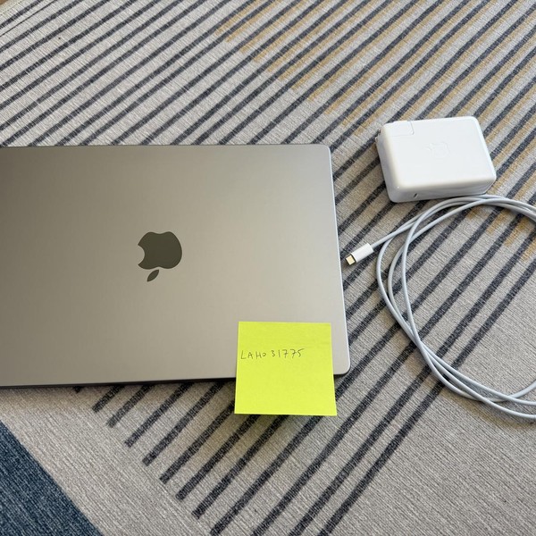MacBook Pro 2021 - 14 inch - 1 TB, Gray, 16 GB, Apple M1 Pro 10-core