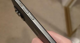 Mint
													Apple iPhone 15 - Unlocked, Black, 256 GB, A2846, photo 4 of 7