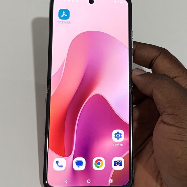 Motorola Razr (2025) - Unlocked, 256 GB, Pink, 8 GB