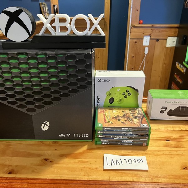 Xbox Series X (2020) - 1 TB, Black, standard