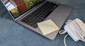 Good
													MacBook Air 2020 - 13" - Apple M1, Silver, 256 GB, 8 GB, photo 2 of 7