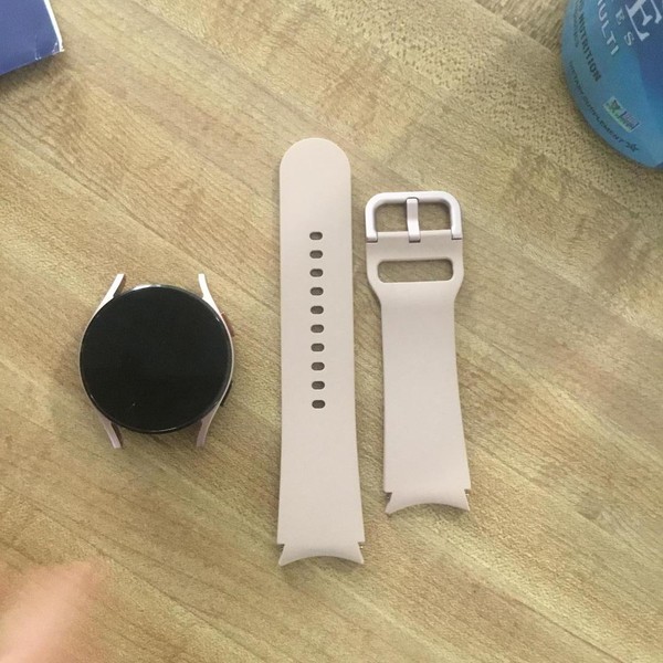 Samsung Galaxy Watch4 - Wi-Fi, Gold, 40mm