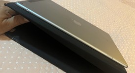 Good
													Apple iPad Pro 12.9" 1st Gen 2015 - Unlocked, Gray, 128 GB, A1652, 1st Gen 2015, photo 4 of 8