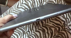 Good
													Apple iPad 9th Gen - AT&T, Gray, 64 GB, A2603, photo 3 of 9