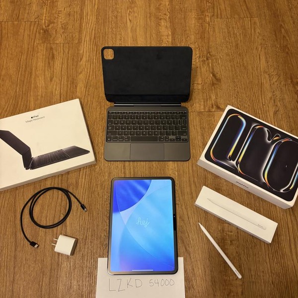 Apple iPad Pro 11 inch (M4) 2024 - Wi-Fi, 256 GB, Black, 8 GB, A2836, Standard Glass