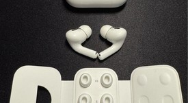 Used
													Apple AirPods Pro 2 - Lightning, photo 4 of 7