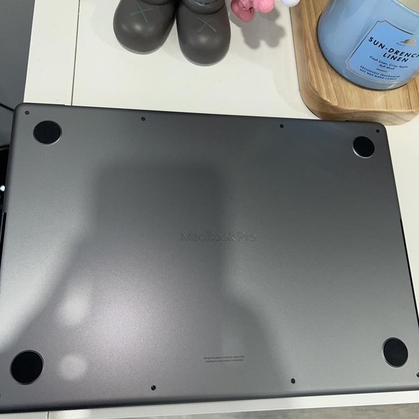 MacBook Pro Late 2023 (M3) - 14 inch - 512 GB, Gray, 8 GB, Apple M3, 10-core GPU