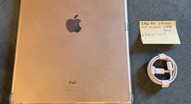 Fair
													Apple iPad Pro 12.9" 1st Gen 2015 - Unlocked, Gold, 128 GB, A1652, 1st Gen 2015, photo 4 of 16