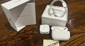 Used
													Apple AirPods Pro - Wireless Case, photo 2 of 5