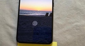 Mint
													Samsung Galaxy S22 - Unlocked, Black, 128 GB, 8 GB, SM-S901U1, photo 1 of 7