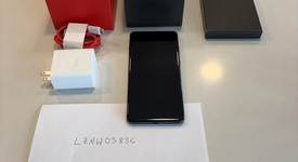 Mint
													OnePlus 13 - Unlocked, Black Eclipse, 512 GB, 16 GB, photo 1 of 10