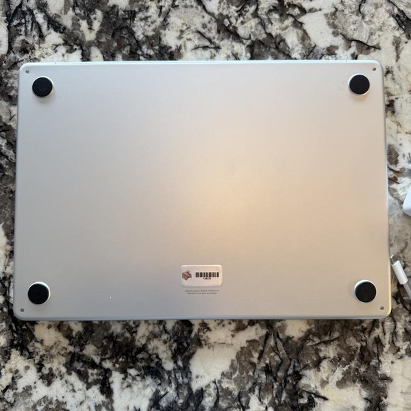 MacBook Air 2024 (M3) - 15 inch - 512 GB, Silver, 16 GB, Apple M3, 10-core GPU