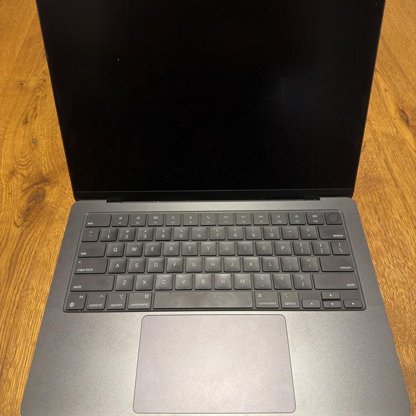 MacBook Pro 2024 - 14 inch - 1 TB, Space Black, 16 GB, Apple M4