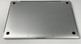 Good
													MacBook Pro 2018 (With Touch Bar) - 15" - I7, Silver, 512 GB, 32 GB, photo 3 of 9