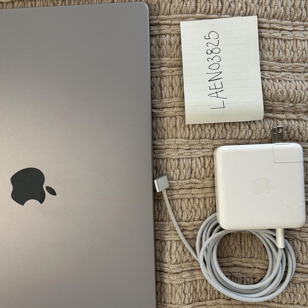 MacBook Pro 2021 - 16 inch - 512 GB, Gray, 32 GB, Apple M1 Pro 10-core