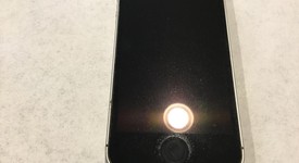 Fair
													Apple iPhone SE 1st Gen 2016 - Verizon, Grey, 32 GB, A1662, photo 4 of 12