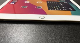 Good
													Apple iPad Pro 12.9" 2nd Gen 2017 - Wi-Fi, Gold, 64 GB, photo 3 of 4