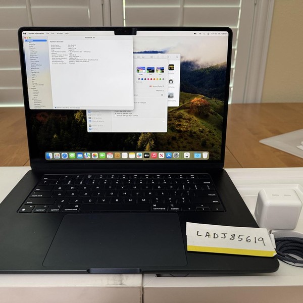 MacBook Air 2023 (M2) - 15 inch - 512 GB, Midnight, 8 GB, Apple M2