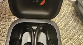 Used
													Beats Powerbeats Pro - Black, photo 1 of 2