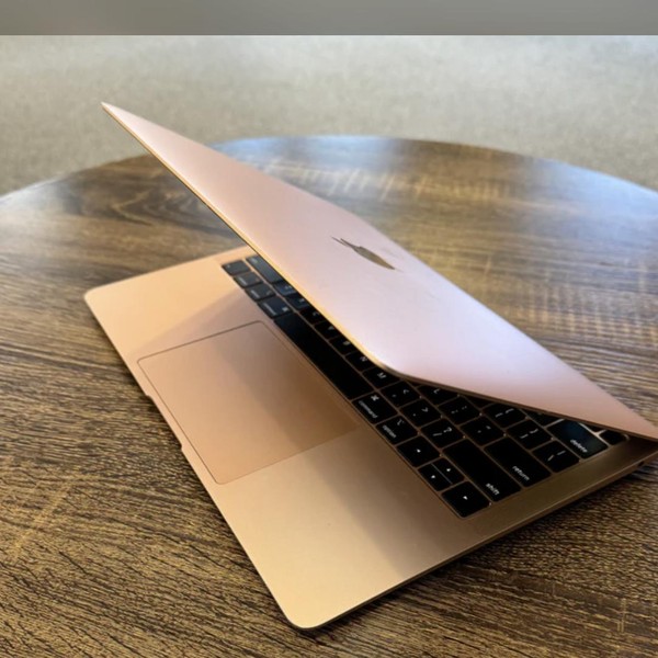 MacBook Air 2020 - 13 inch - 256 GB, Gold, 8 GB, Apple M1