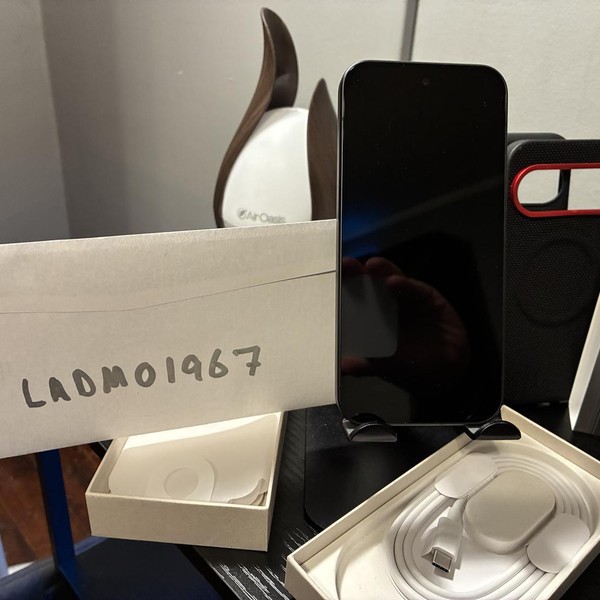 Google Pixel 10 - Unlocked, 128 GB, Obsidian, GLBW0