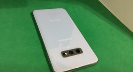 Good
													Samsung Galaxy S10e - AT&T, White, 128 GB, 6 GB, SM-G970U, photo 2 of 2