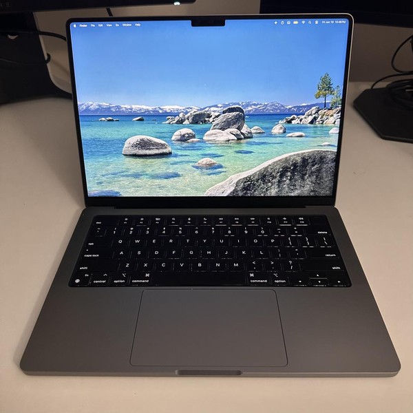 MacBook Pro Late 2023 (M3) - 14 inch - 512 GB, Gray, 8 GB, Apple M3, 10-core GPU