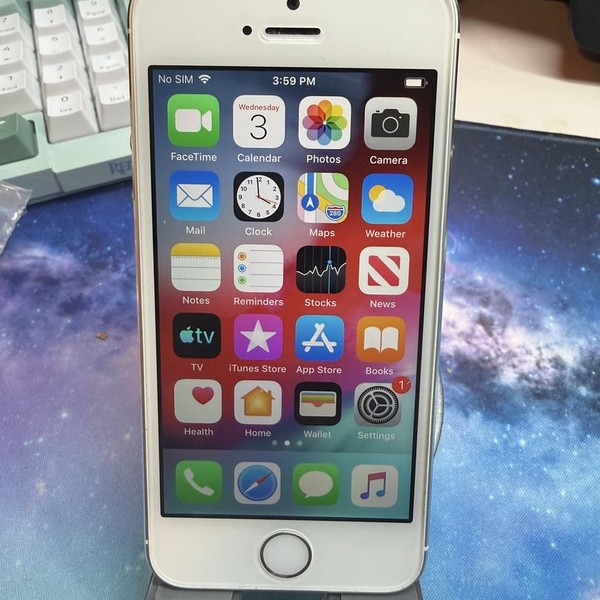 Apple iPhone 5S - Unlocked, 16 GB, Silver, A1533, GSM