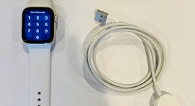 Good
													Apple Watch SE 2nd Gen 40mm - Starlight, A2722 - GPS, Aluminum, photo 1 of 5