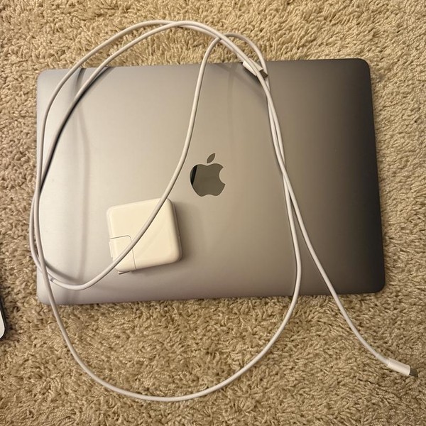 MacBook Pro 2018 (With Touch Bar) - 13 inch - 256 GB, Gray, 16 GB, Intel Core i5