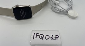 Good
													Apple Watch Series 7 45mm - Unlocked, Starlight, A2477 - Cellular, Aluminum, photo 4 of 5
