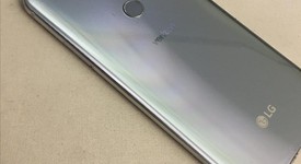 Good
													LG V30 - Verizon, Silver, 64 GB, VS996, photo 5 of 8
