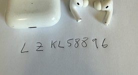 Used
													Apple AirPods Pro - Wireless Case, photo 1 of 3