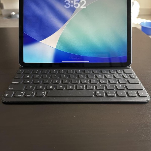 Apple iPad Air 5th Gen - Unlocked, 64 GB, Blue, A2589