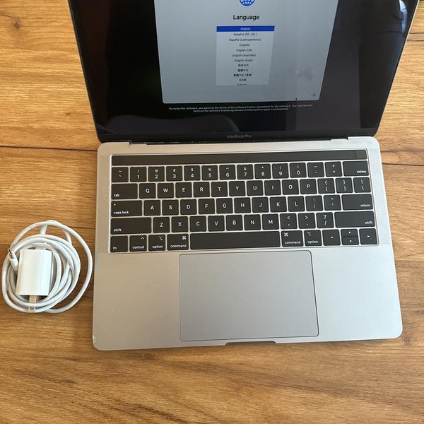MacBook Pro 2019 - 13 inch - 512 GB, Silver, 8 GB, Intel Core i7