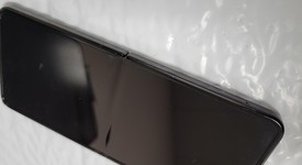 Good
													Samsung Galaxy Z Flip4 5G - Unlocked, Custom, 256 GB, 8 GB, SM-F721U1, Bespoke Edition, photo 4 of 7