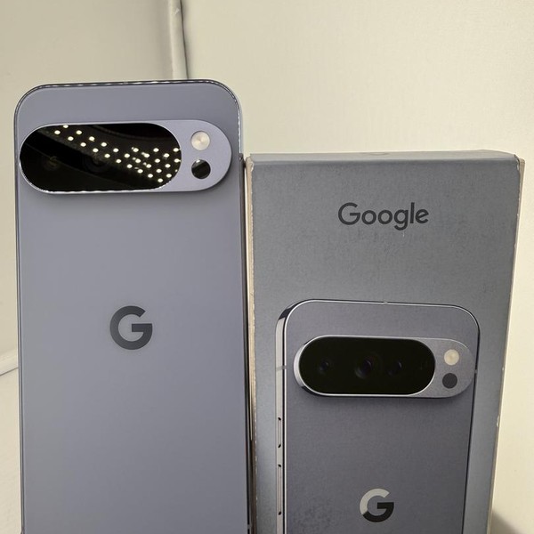 Google Pixel 10 Pro XL - Unlocked, 256 GB, Moonstone, GUL82