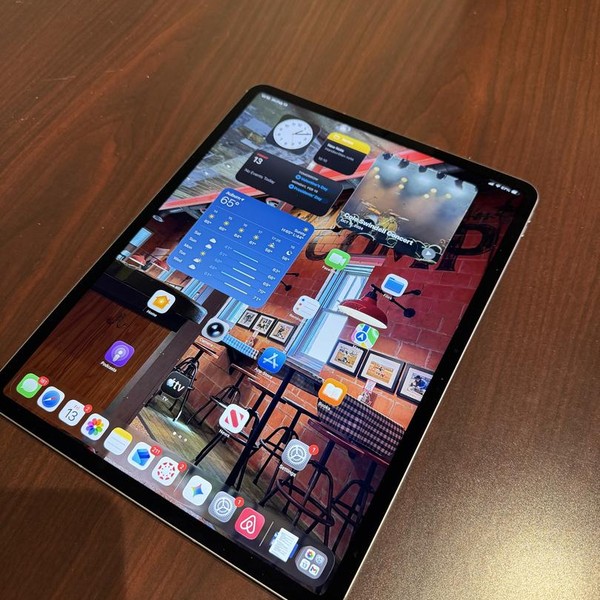 Apple iPad Air 13 inch (M3) 2025 - Unlocked, 128 GB, Gray